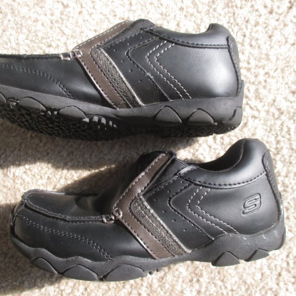 Sketchers relaxed fit memory foam kids shoes - Picture 2 of 5